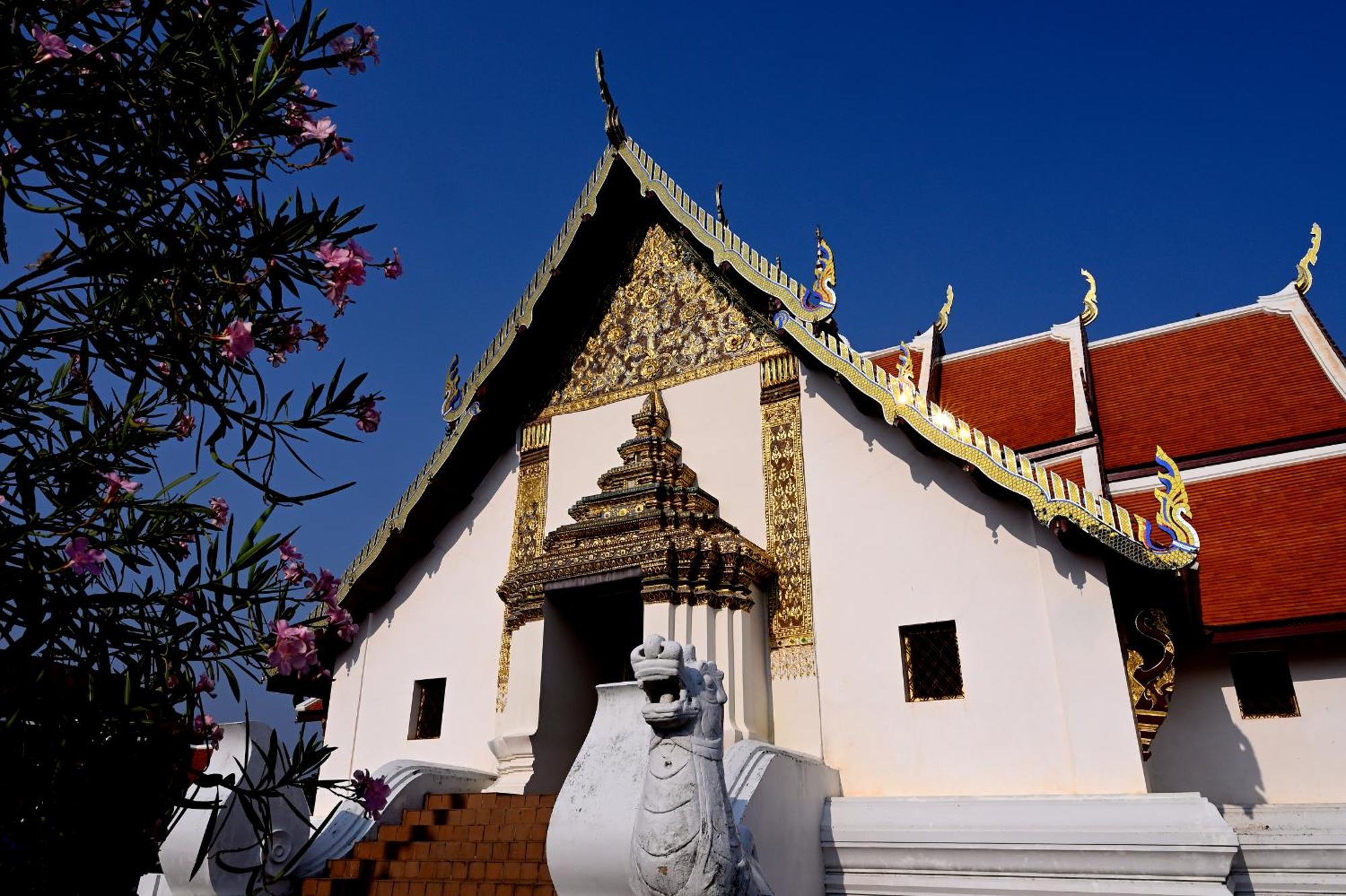 Villa Mahaphrom Nan Luaran gambar